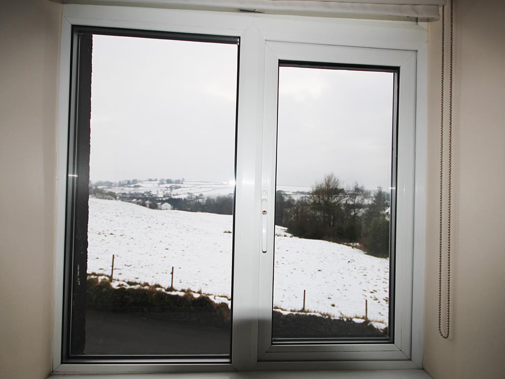 2 bedroom end terrace house Let Agreed in Winewall - IMG_9500.jpg